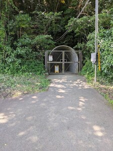 PHOTO 05 — TARGET SITE: PRIMARY ENTRANCE